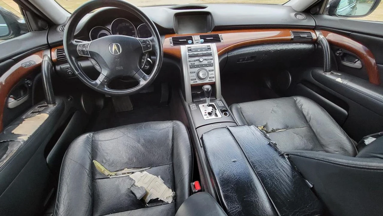 2005 Acura RL 2nd Gen - Image 8 of 21