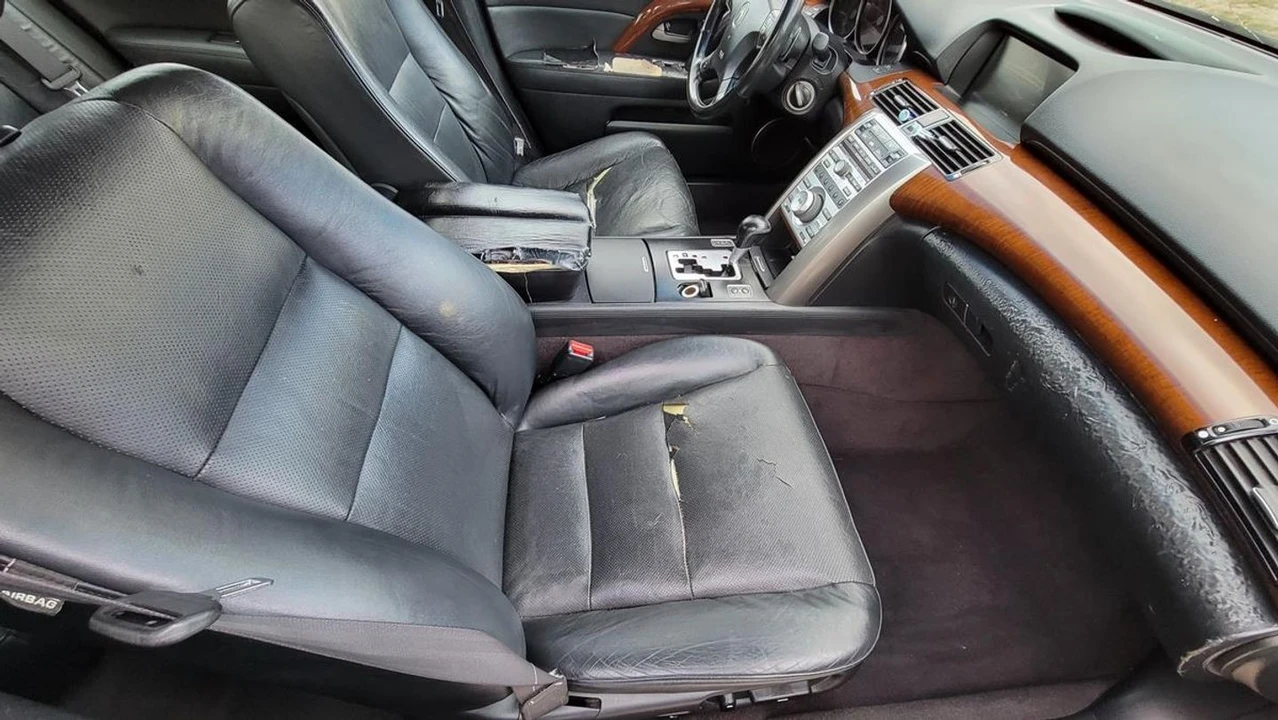 2005 Acura RL 2nd Gen - Image 15 of 21