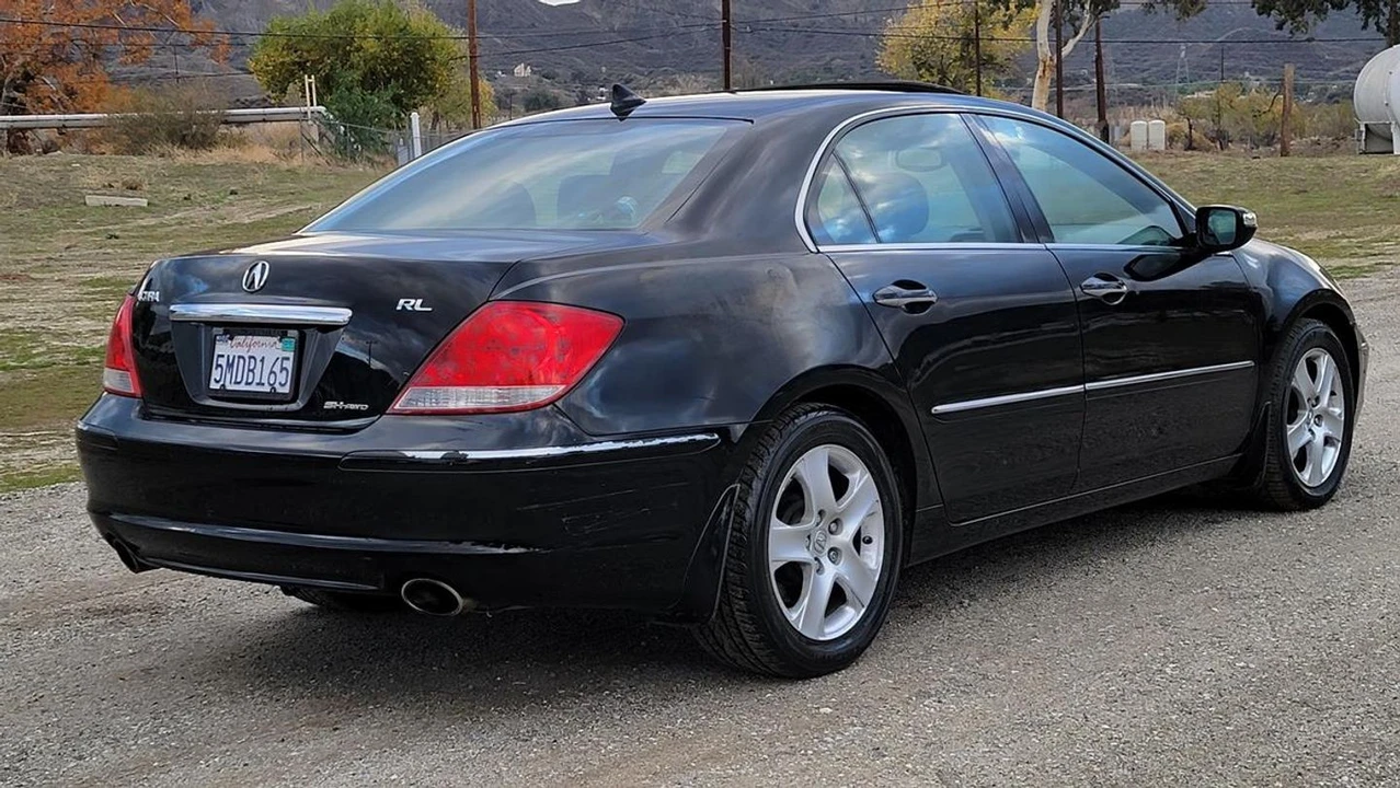 2005 Acura RL 2nd Gen - Image 7 of 21
