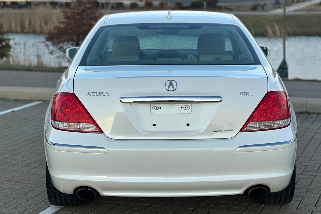 2005 Acura RL 2nd Gen - Image 5 of 31