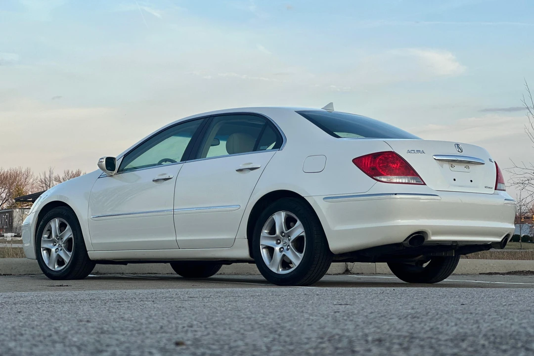 2005 Acura RL 2nd Gen - Image 4 of 31