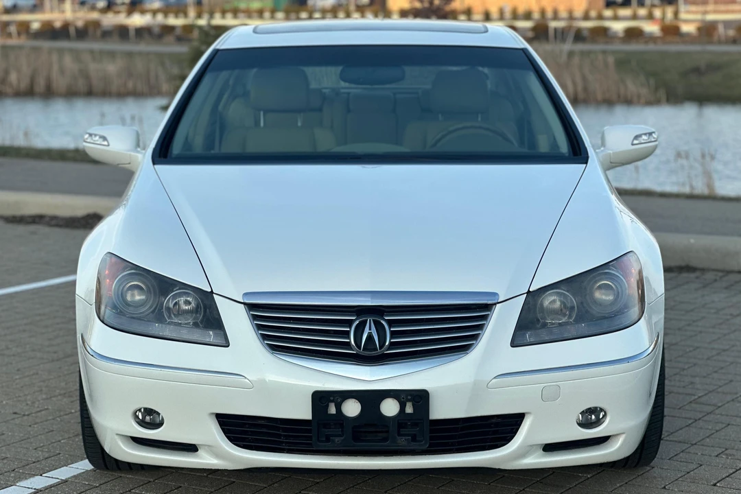 2005 Acura RL 2nd Gen - Image 2 of 31