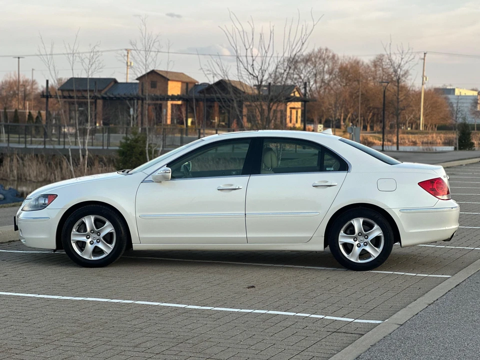 2005 Acura RL 2nd Gen - Image 12 of 31