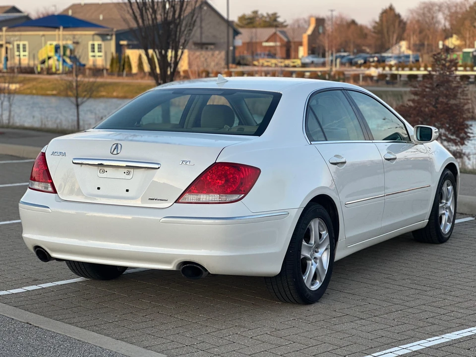 2005 Acura RL 2nd Gen - Image 20 of 31