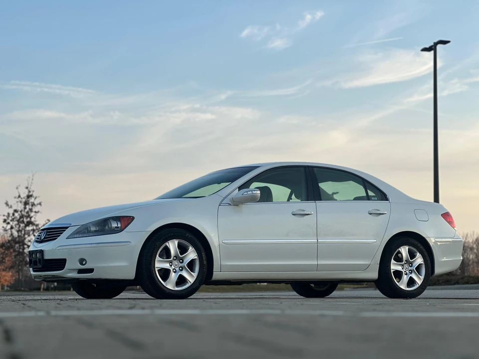 2005 Acura RL 2nd Gen - Image 11 of 31