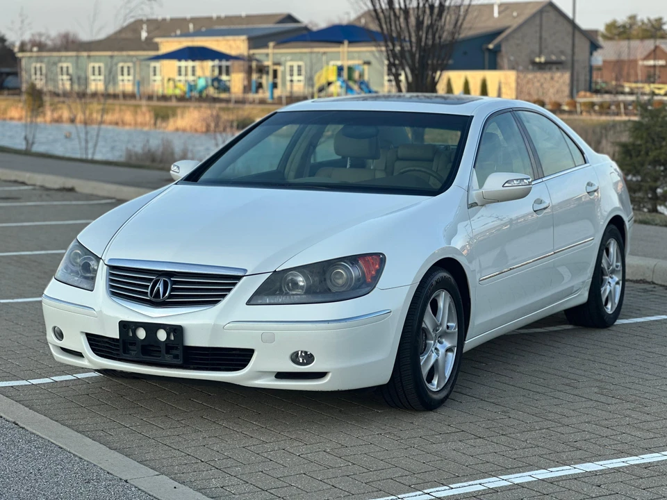 2005 Acura RL 2nd Gen - Image 8 of 31
