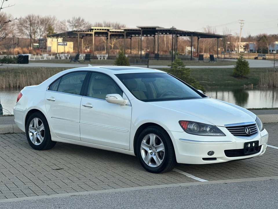 2005 Acura RL 2nd Gen - Image 30 of 31