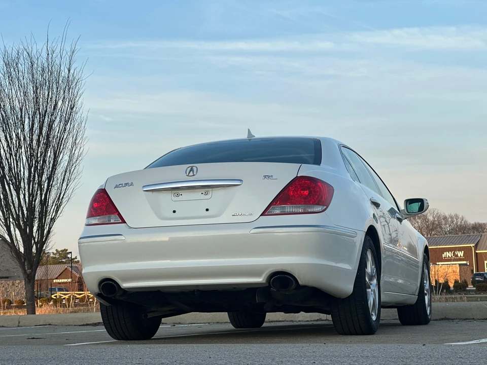 2005 Acura RL 2nd Gen - Image 18 of 31