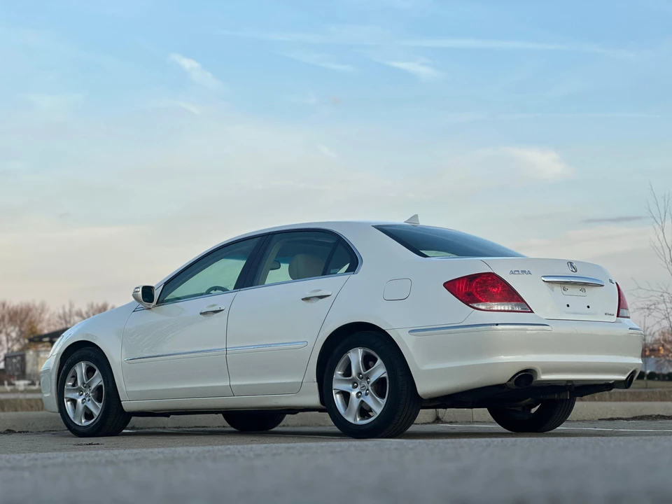 2005 Acura RL 2nd Gen - Image 14 of 31