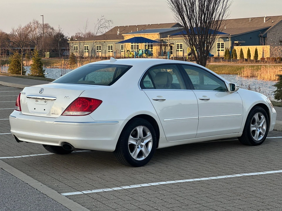 2005 Acura RL 2nd Gen - Image 23 of 31