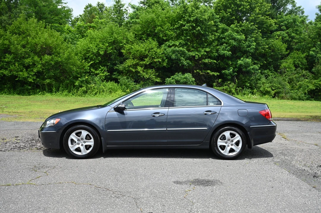 2005 Acura RL 2nd Gen - Image 7 of 31