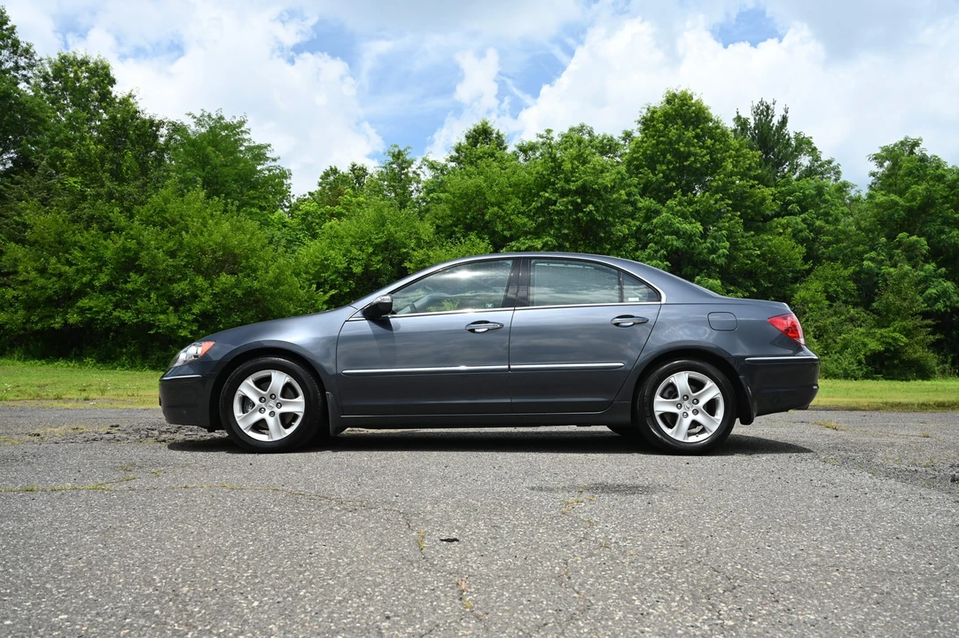 2005 Acura RL 2nd Gen - Image 8 of 31