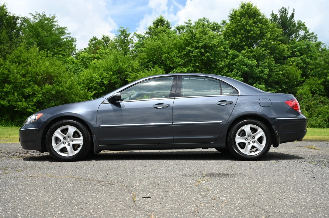2005 Acura RL 2nd Gen - Image 6 of 31
