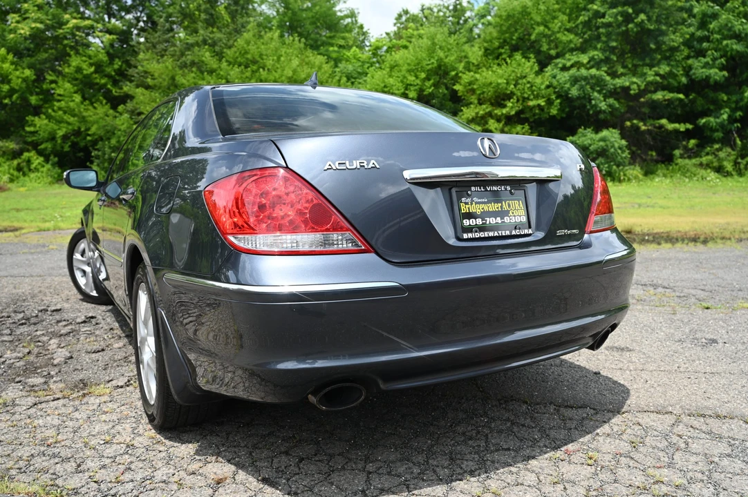 2005 Acura RL 2nd Gen - Image 17 of 31