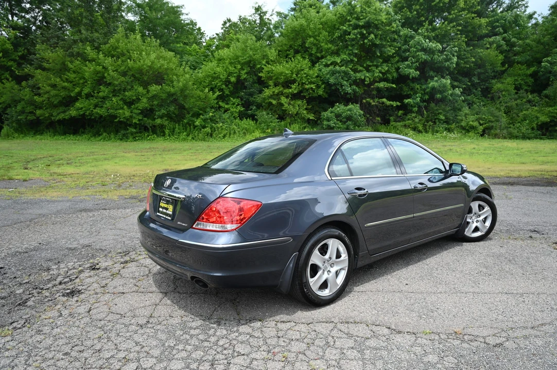 2005 Acura RL 2nd Gen - Image 23 of 31