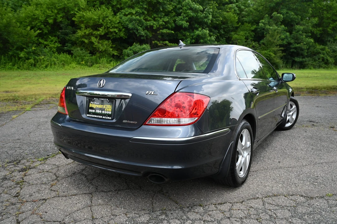 2005 Acura RL 2nd Gen - Image 21 of 31