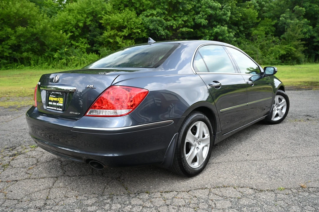 2005 Acura RL 2nd Gen - Image 22 of 31