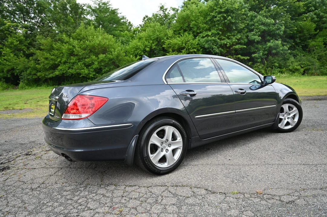 2005 Acura RL 2nd Gen - Image 24 of 31