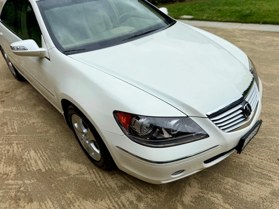2005 Acura RL 2nd Gen - Image 25 of 31