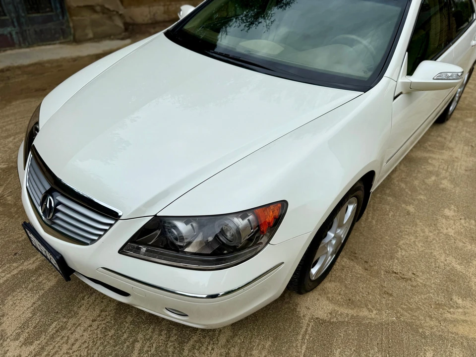 2005 Acura RL 2nd Gen - Image 30 of 31