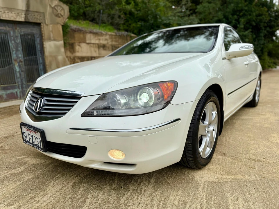 2005 Acura RL 2nd Gen - Image 13 of 31