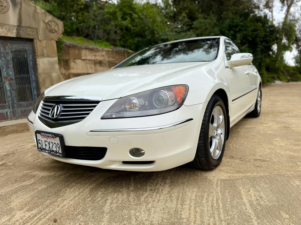 2005 Acura RL 2nd Gen - Image 12 of 31