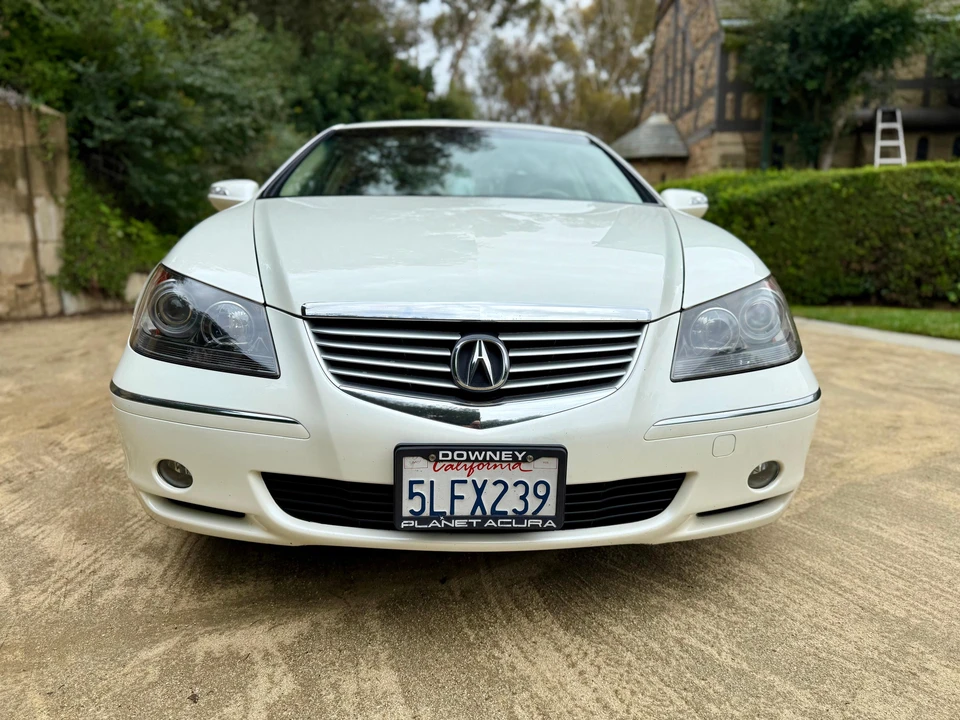 2005 Acura RL 2nd Gen - Image 9 of 31