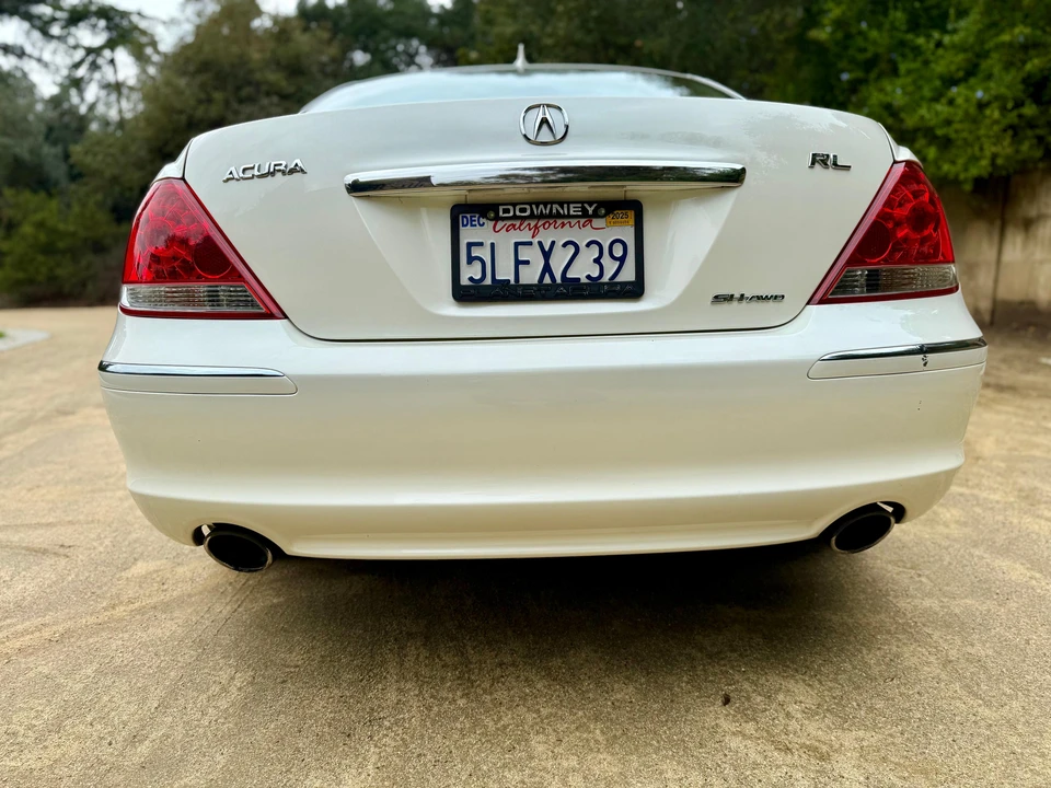 2005 Acura RL 2nd Gen - Image 19 of 31