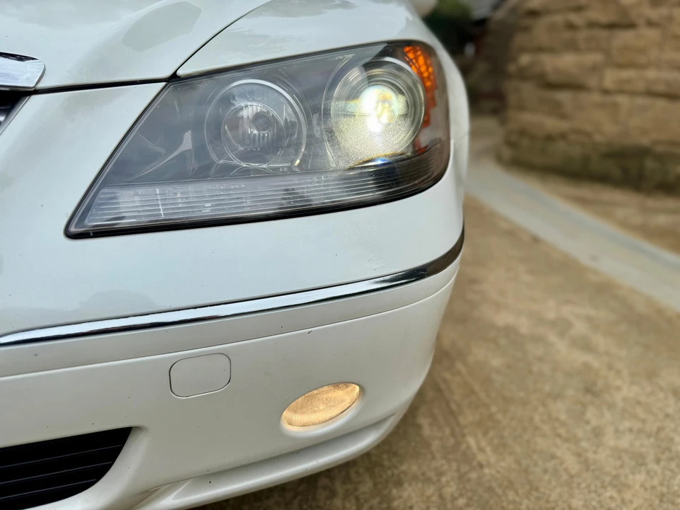2005 Acura RL 2nd Gen - Image 28 of 31