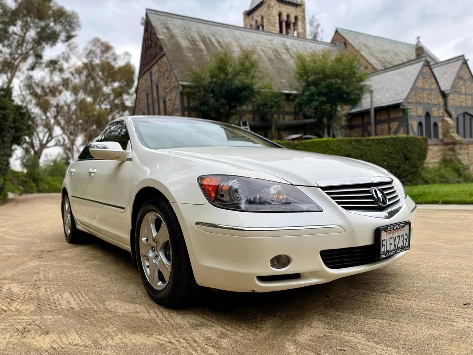 2005 Acura RL 2nd Gen - Image 23 of 31