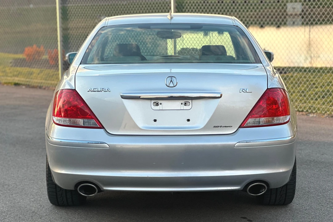 2005 Acura RL 2nd Gen - Image 5 of 31