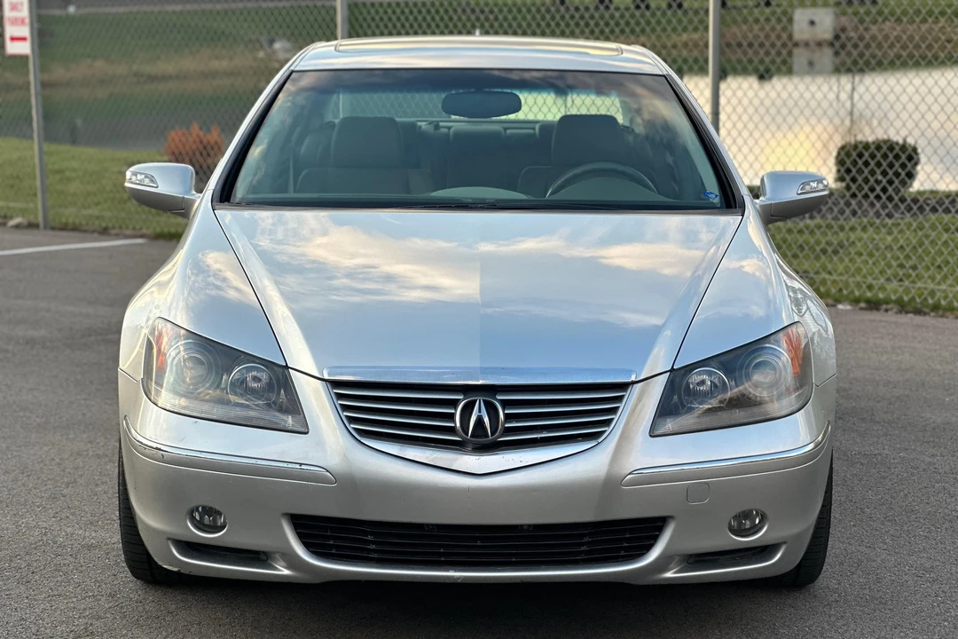 2005 Acura RL 2nd Gen - Image 2 of 31