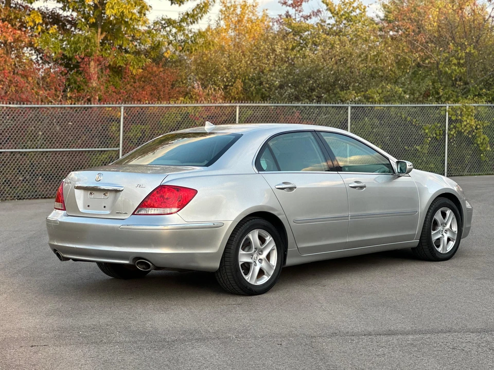 2005 Acura RL 2nd Gen - Image 15 of 31