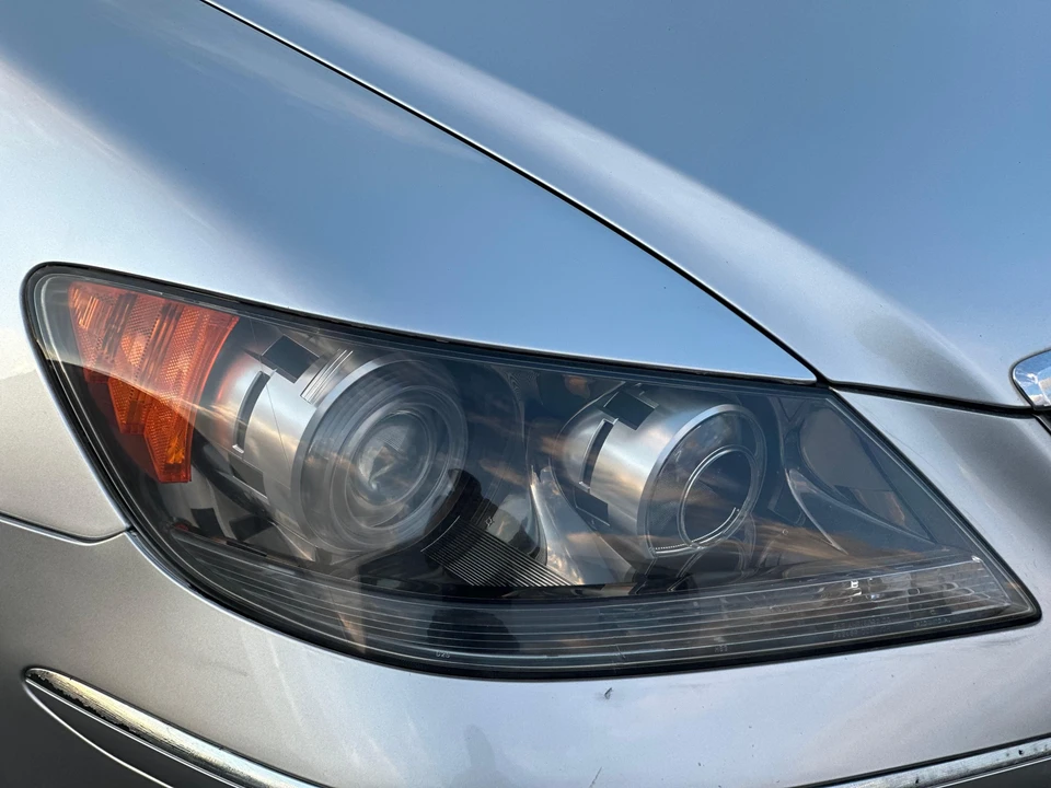 2005 Acura RL 2nd Gen - Image 26 of 31