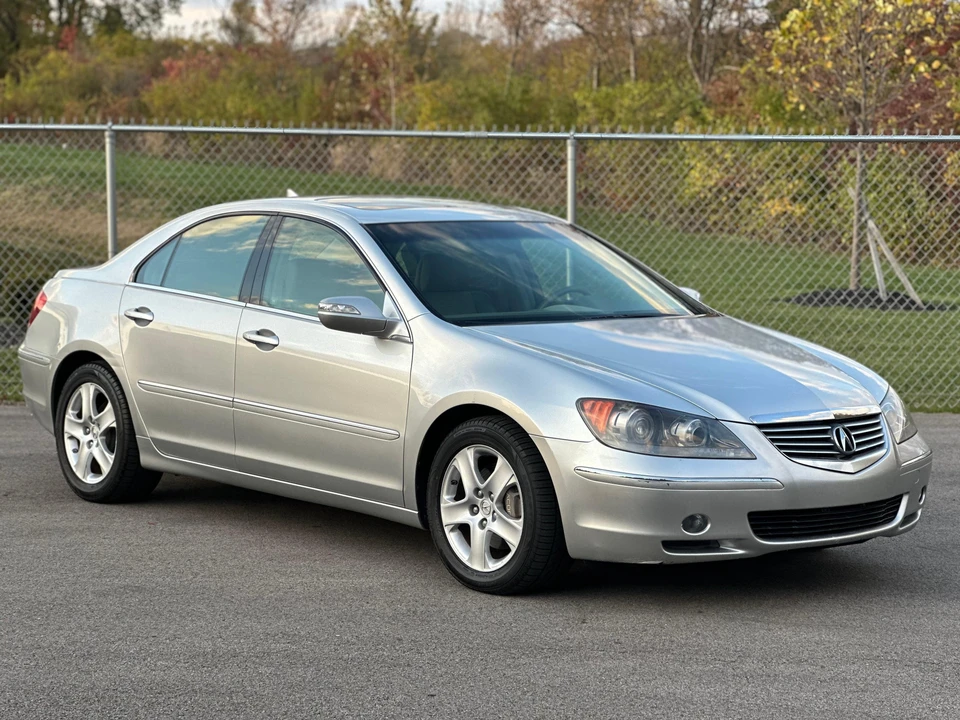 2005 Acura RL 2nd Gen - Image 23 of 31