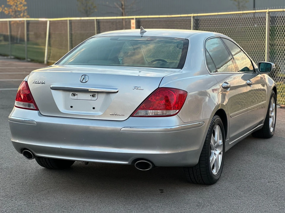 2005 Acura RL 2nd Gen - Image 13 of 31
