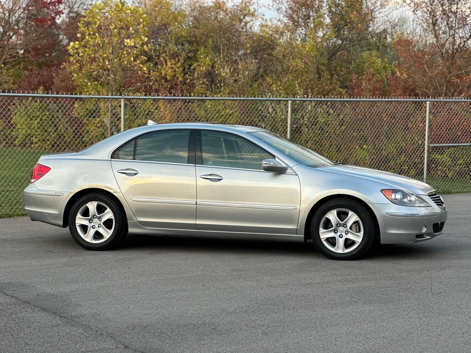 2005 Acura RL 2nd Gen - Image 20 of 31