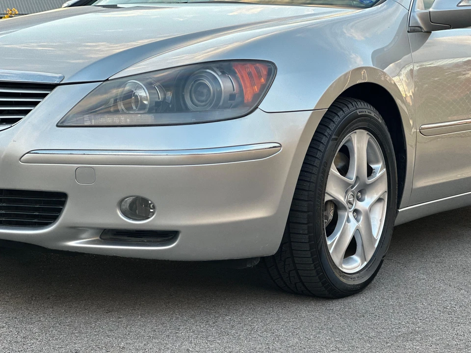 2005 Acura RL 2nd Gen - Image 30 of 31