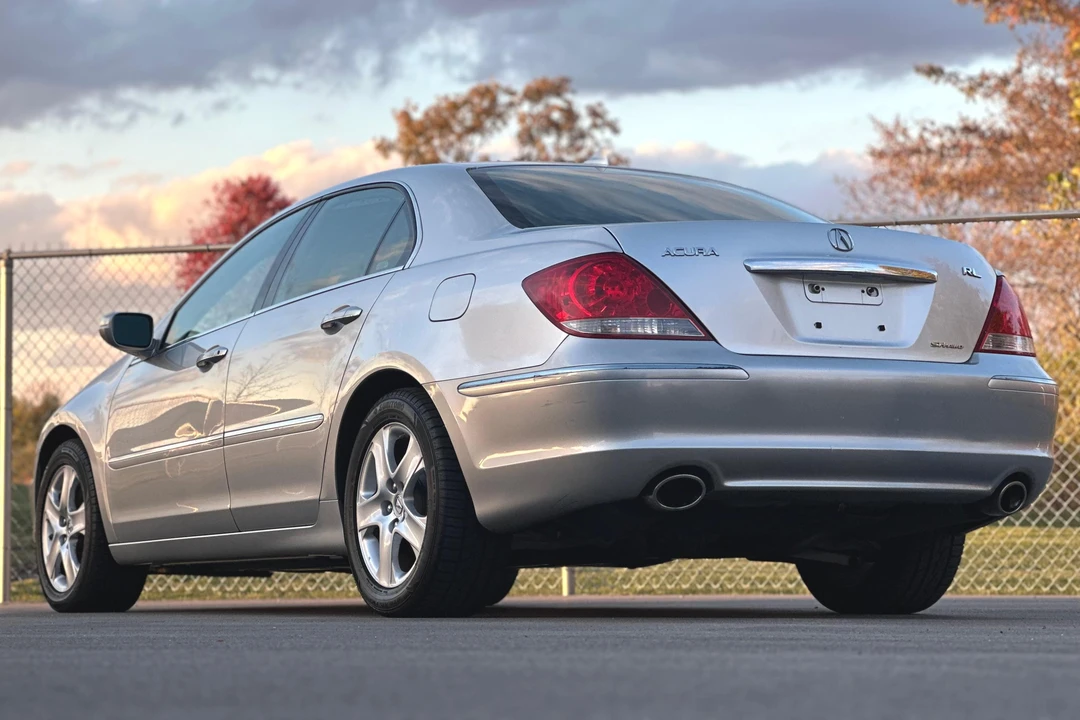 2005 Acura RL 2nd Gen - Image 4 of 31