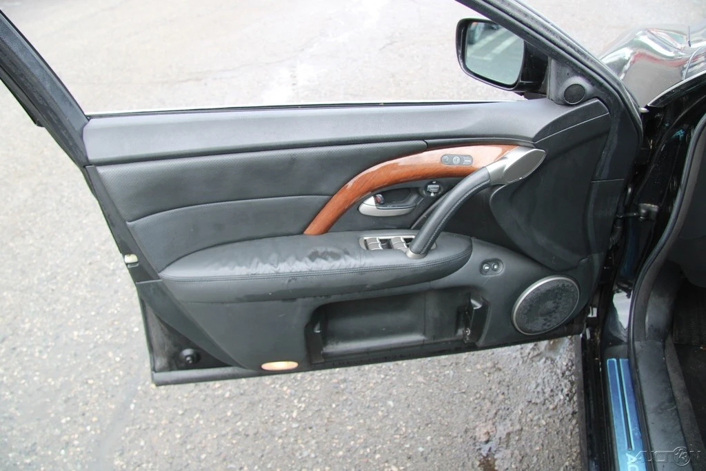 2005 Acura RL 2nd Gen - Image 13 of 21