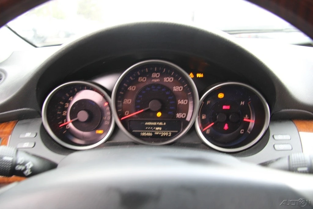 2005 Acura RL 2nd Gen - Image 16 of 21