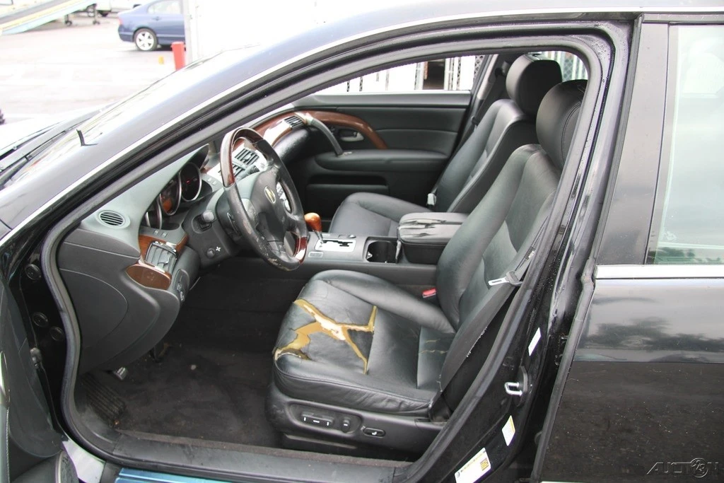 2005 Acura RL 2nd Gen - Image 14 of 21