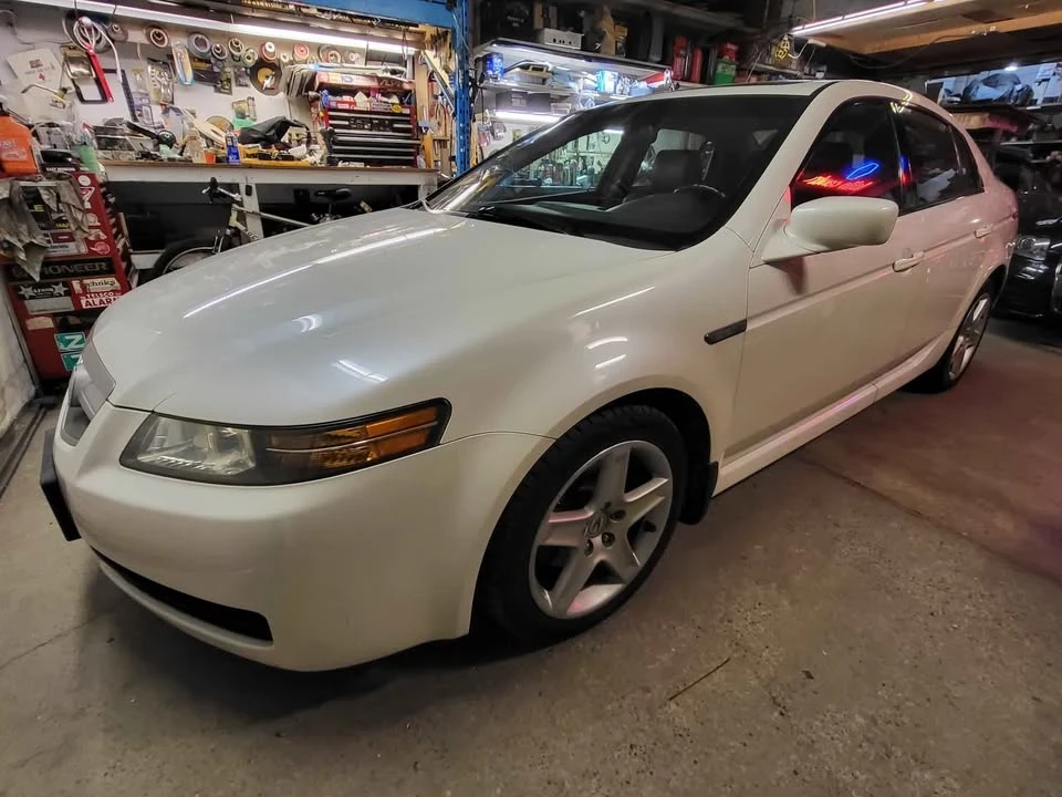 2005 Acura TL 3rd Gen - Image 4 of 10
