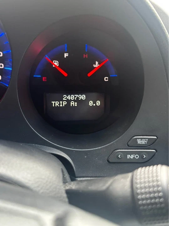2005 Acura TL 3rd Gen - Image 12 of 17
