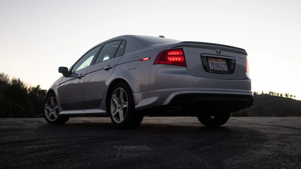2005 Acura TL 3rd Gen - Image 16 of 31