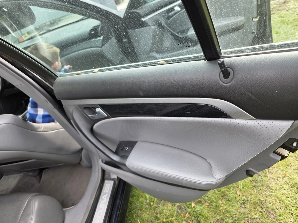 2005 Acura TL 3rd Gen - Image 16 of 31