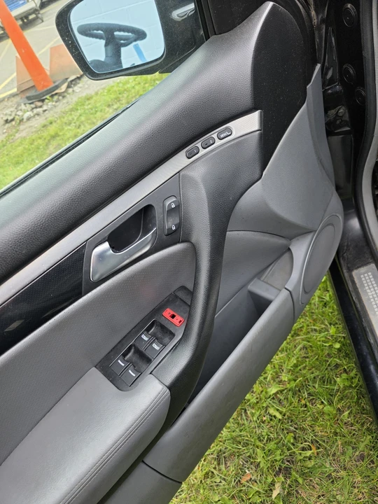 2005 Acura TL 3rd Gen - Image 18 of 31