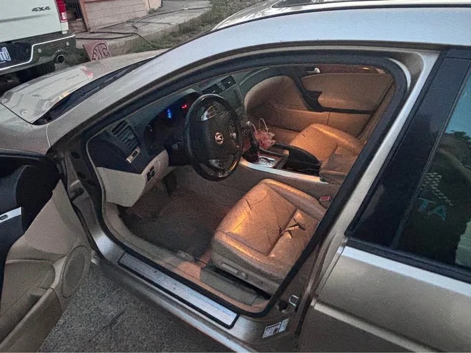 2005 Acura TL 3rd Gen - Image 4 of 4