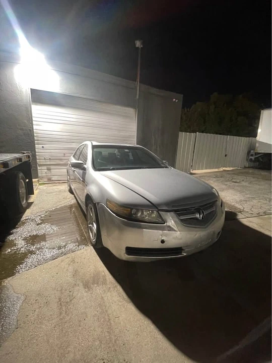 2005 Acura TL 3rd Gen - Image 2 of 4