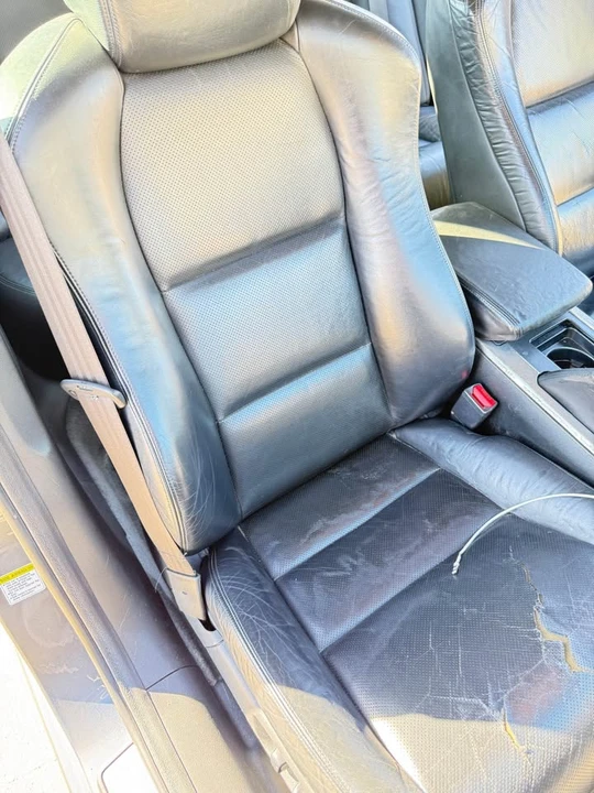 2005 Acura TL 3rd Gen - Image 13 of 16